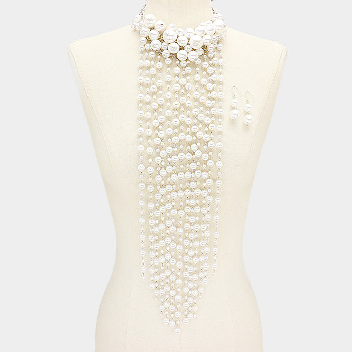 Cluster vine pearl necklace